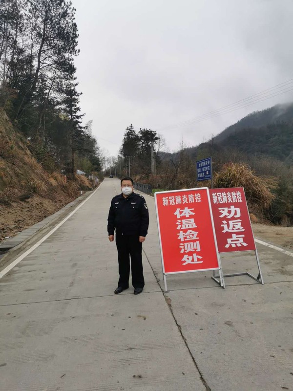 金寨县司法局的同志们舍小家,为大家,在疫情面前,没有退缩,舍弃与家人